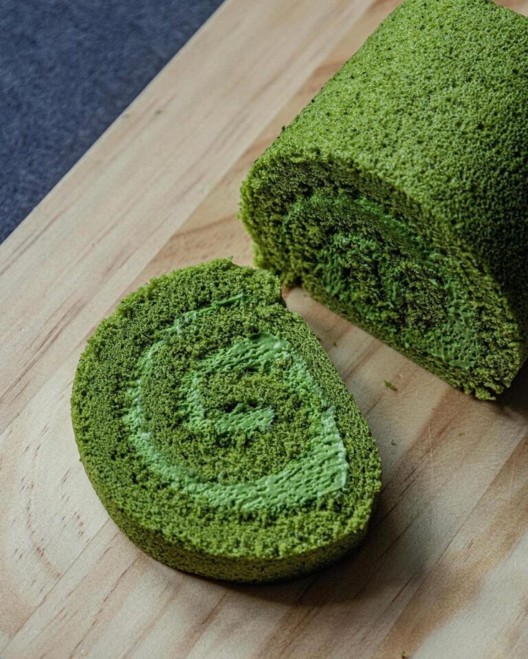 Experience the Epitome of Luxury with cha no wa’s Matcha Roll Cake