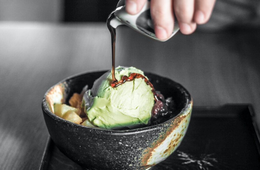 From Lattes to Baked Goods: How Matcha is Revolutionizing Cafe Menus