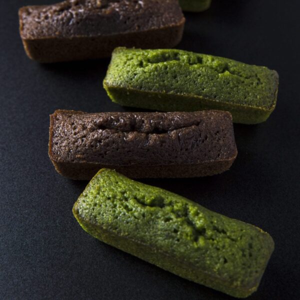 Premium Matcha and Hojicha Financier Set - 8 Cakes (4 Matcha, 4 Hojicha)